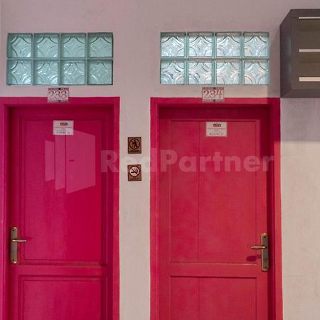 Asri Residence Near Jalan Iskandar Muda Medan Mitra Reddoorz エクステリア 写真